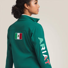 Cargar imagen en el visor de la galería, Ariat Women&#39;s Classic Team Softshell Mexico Jacket 39460 - Green
