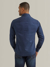 Load image into Gallery viewer, Men&#39;s Wrangler Retro Premium Long Sleeve Shirt 30771
