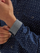 Load image into Gallery viewer, Men&#39;s Wrangler Retro Premium Long Sleeve Shirt 30771
