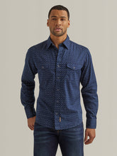 Load image into Gallery viewer, Men&#39;s Wrangler Retro Premium Long Sleeve Shirt 30771
