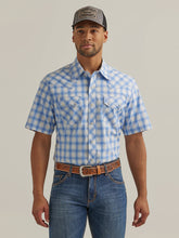 Load image into Gallery viewer, Men&#39;s Wrangler Retro Short Sleeve Shirt 44298
