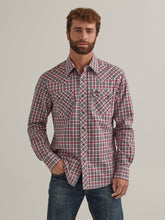 Cargar imagen en el visor de la galería, Men&#39;s Wrangler Retro Core Long Sleeve Shirt 44301
