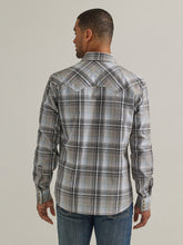 Cargar imagen en el visor de la galería, Men&#39;s Wrangler Retro Long Sleeve Sawtooth Snap Shirt 44302
