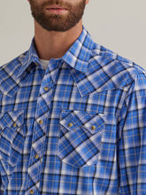 Cargar imagen en el visor de la galería, Men&#39;s Wrangler Retro Long Sleeve Swatooth Snap Shirt 44303
