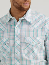 Cargar imagen en el visor de la galería, Men&#39;s Wrangler 20x Competition Advanced Comfort Long Sleeve Snap Shirt 44540
