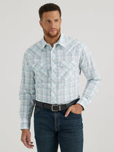 Cargar imagen en el visor de la galería, Men&#39;s Wrangler 20x Competition Advanced Comfort Long Sleeve Snap Shirt 44540
