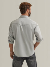 Cargar imagen en el visor de la galería, Men&#39;s Wrangler Retro Premium Long Sleeve Shirt 44544
