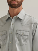 Cargar imagen en el visor de la galería, Men&#39;s Wrangler Retro Premium Long Sleeve Shirt 44544
