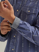 Cargar imagen en el visor de la galería, Men&#39;s Wrangler Retro Premium Long Sleeve Shirt 44560
