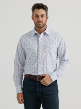 Load image into Gallery viewer, Men&#39;s Wrangler 20x Competition Advanced Comfort Long Sleeve Snap Shirt 44689
