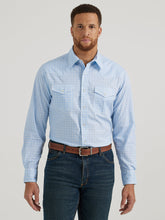 Cargar imagen en el visor de la galería, Men&#39;s Wrangler 20x AC Long Sleeve Snap Shirt 44690
