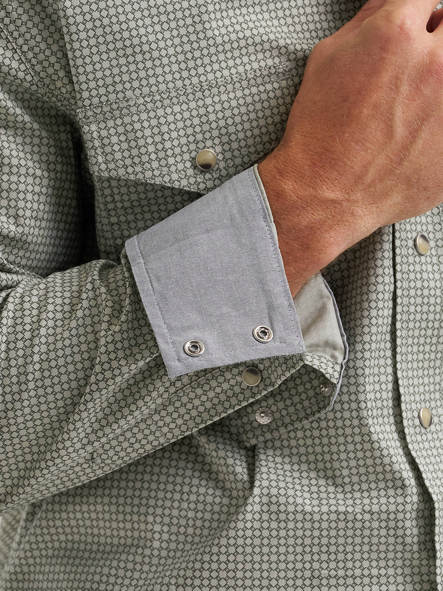 Wrangler Men's 20x Competition Advanced Comfort Long Sleeve Two Pocket Western Snap Shirt 112374297 - Olive