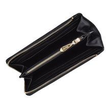 Cargar imagen en el visor de la galería, Cuadra Women&#39;s Black Stingray Studs Wallet BD224MA
