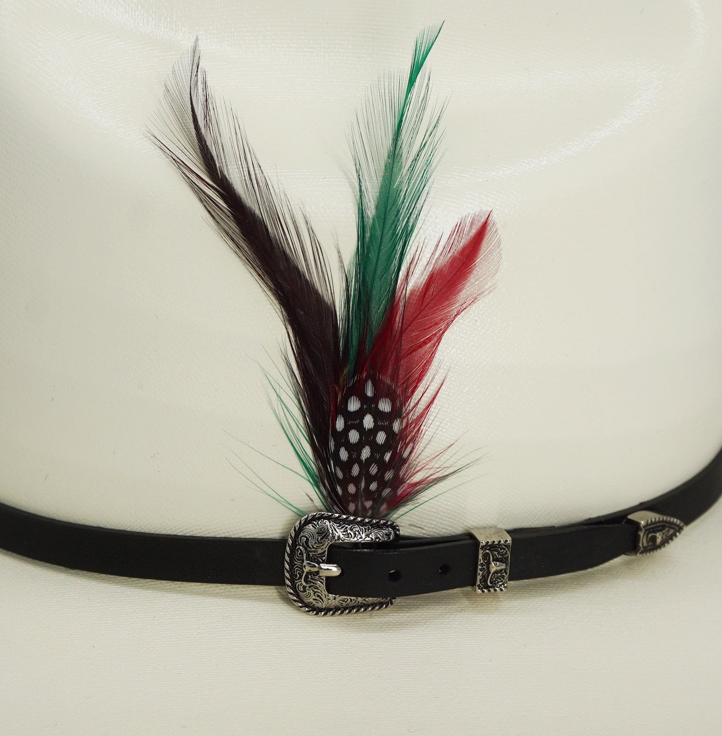 Sombrero Cuernos Chuecos 5,000x "Johnson" Toquilla Lisa Negra c/Pluma