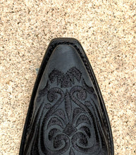 Cargar imagen en el visor de la galería, Circle G Women’s Snip Toe Boots - Black  L5433
