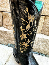 Cargar imagen en el visor de la galería, Corral Women&#39;s Pointed ToeBoots Z5104 Patent Leather Embroidery - Black

