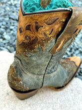 Cargar imagen en el visor de la galería, Corral Women&#39;s Ankle Boot Z5149 - Black Bronze Overlay, Embroidery, Studs &amp; Fringes
