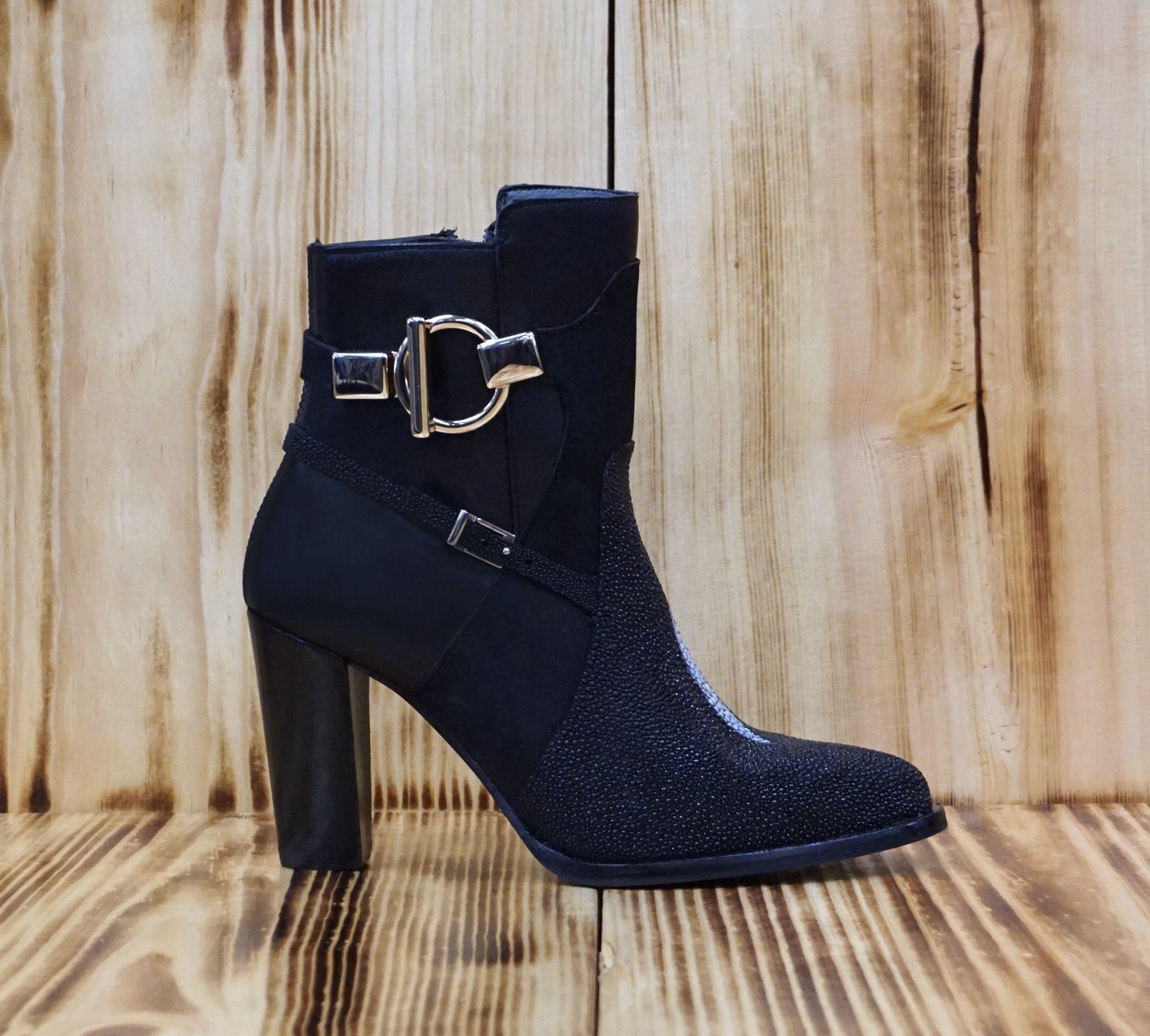 Cuadra Women's Short Boot Stingray/Cowhide FC534 - Black