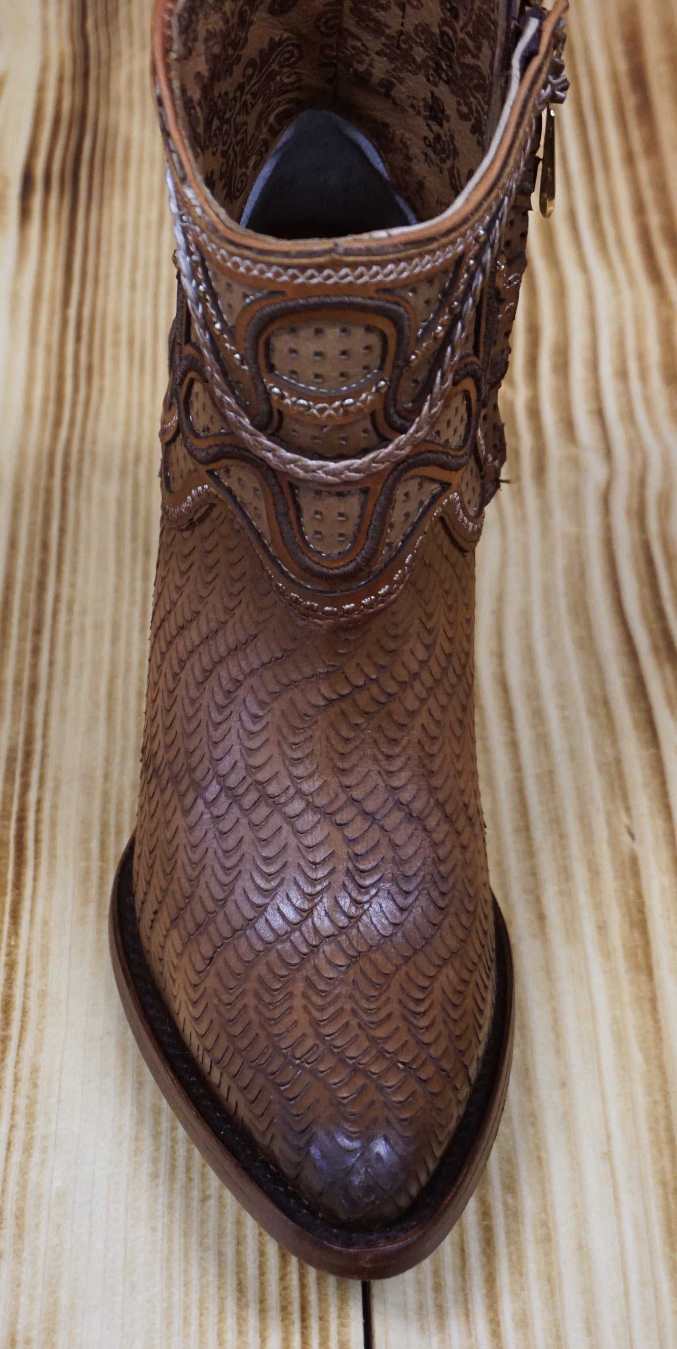 Cuadra Women's Honey Laser & Embroidery Round Toe Ankle Boot CU574 - Satro Miel