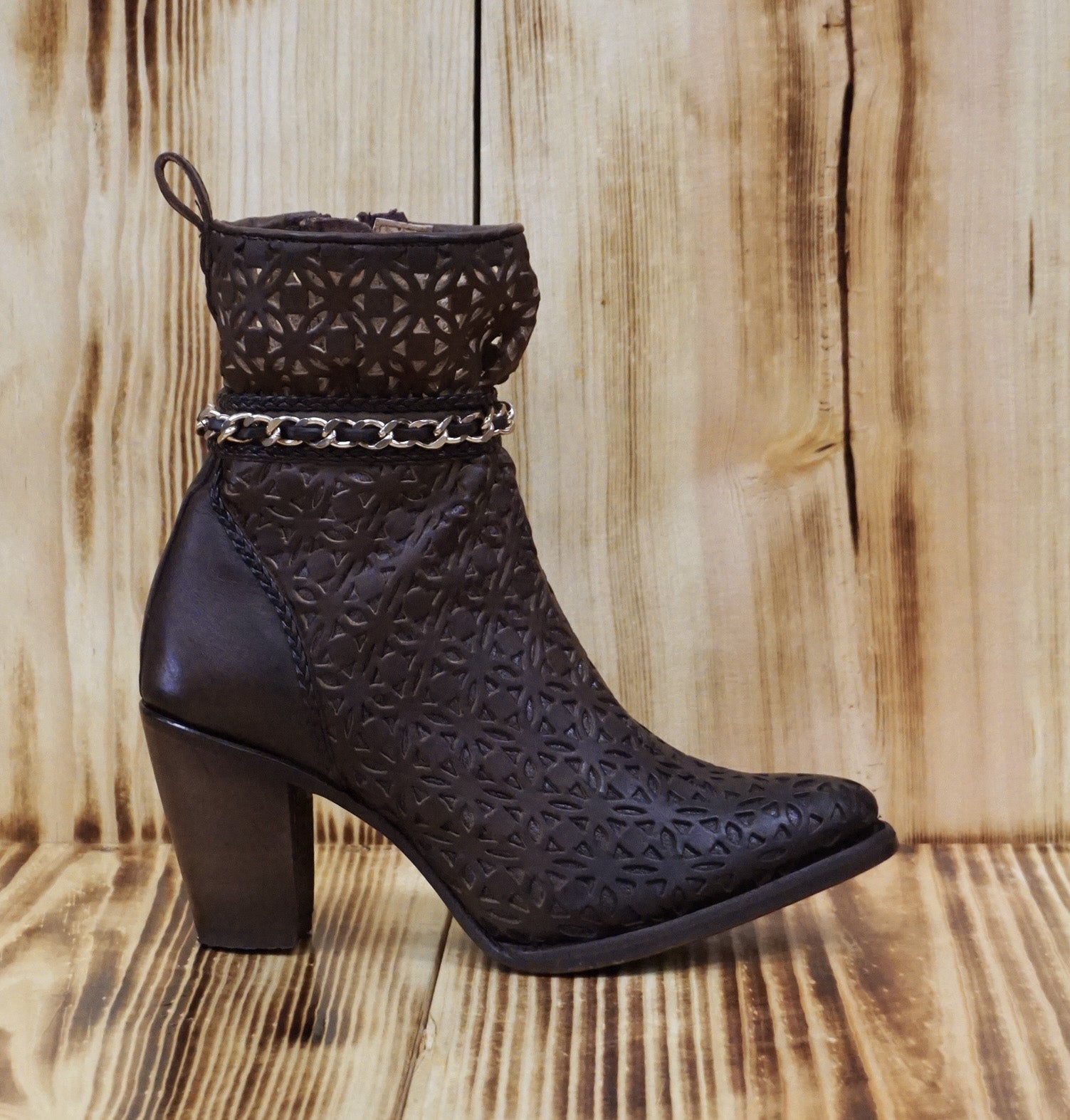 Cuadra Women's Brown Cut Out & Harness Round Toe Ankle Boot CU571 - Degradado Chocolate