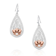 Cargar imagen en el visor de la galería, Montana Gates of the Mountains Wildflowers Earrings ER3941
