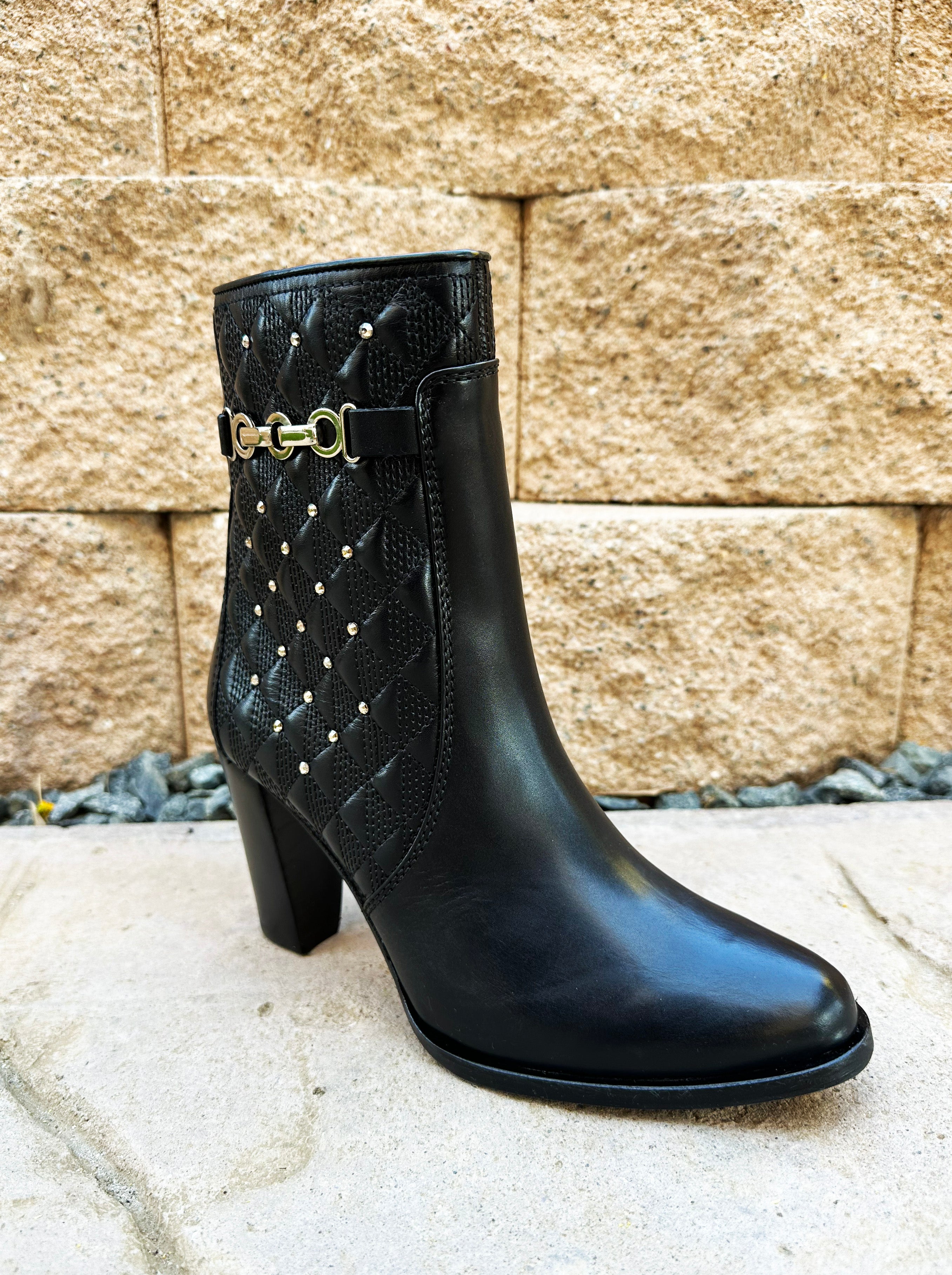 Women's Cuadra Short Boot Calf / Ternera Inca FC582 - Black