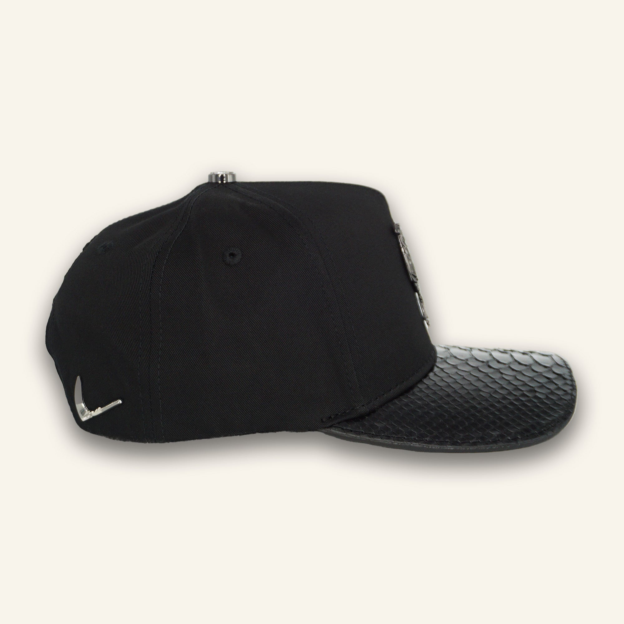 Bigg Boss Gallo Black / Python Black Hat