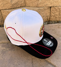 Cargar imagen en el visor de la galería, Bigg Boss Los Collares White Cap
