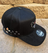 Cargar imagen en el visor de la galería, Bigg Boss Pink Panther Black Cap
