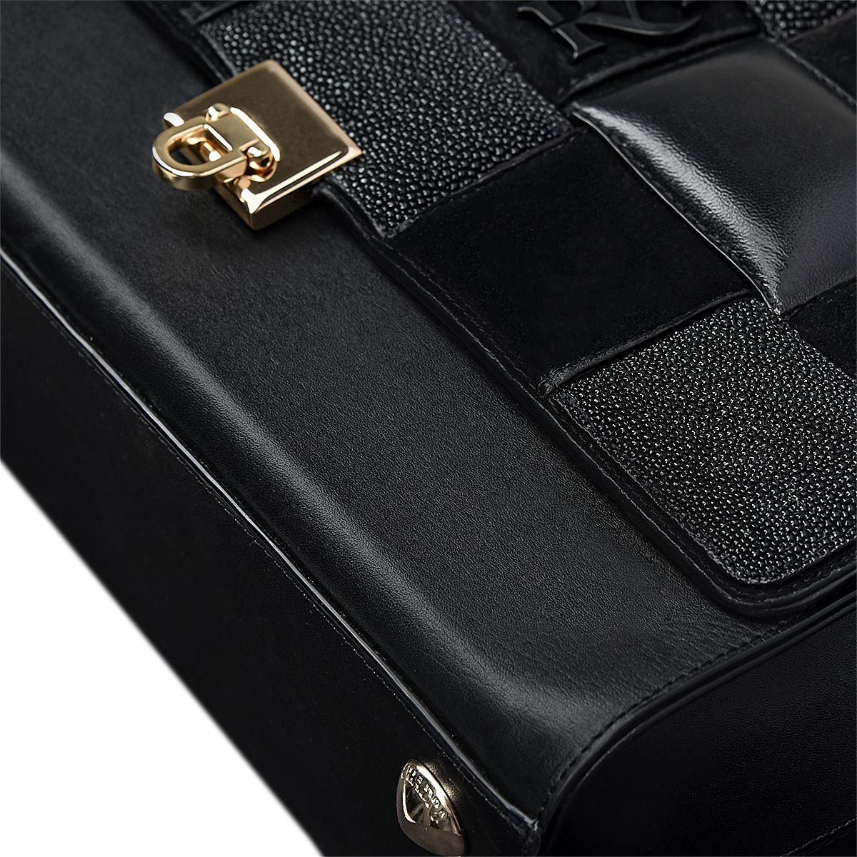 Cuadra Black Stingray Handbag DU442
