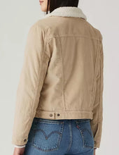 Load image into Gallery viewer, Levi&#39;s Women&#39;s Original Sherpa Trucker Jacket 0096 - Tan
